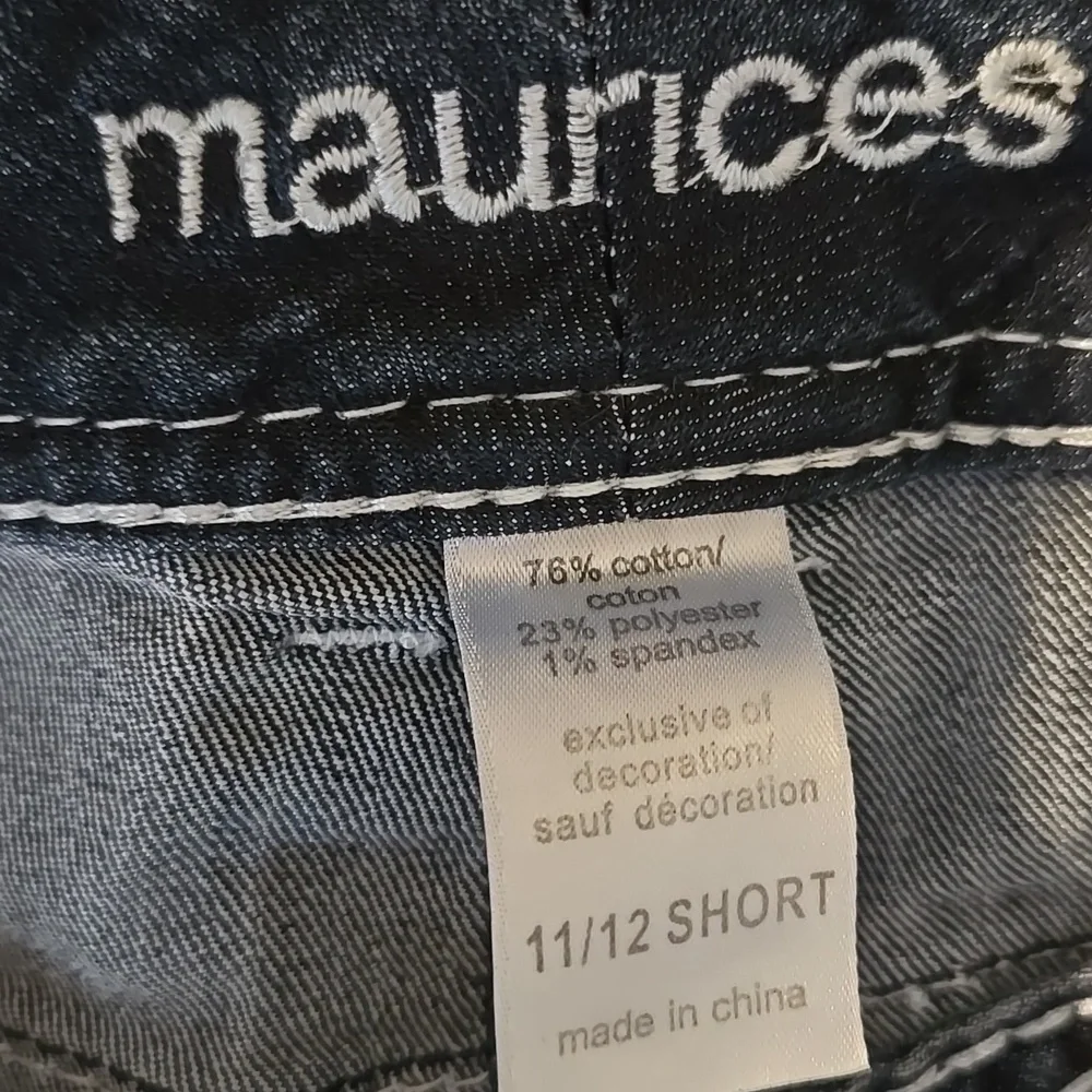 Maurices 11/12 Short Dark Blue Denim Jeans With White Stitching And Bling ✨️ - Picture 5 of 6